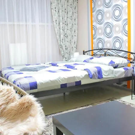 Uneed Petropavlivska Aparthotel