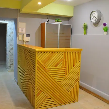 Uneed Petropavlivska Aparthotel *