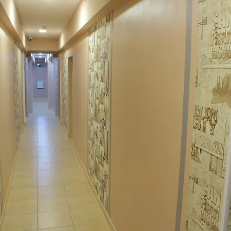 Uneed Petropavlivska Aparthotel *